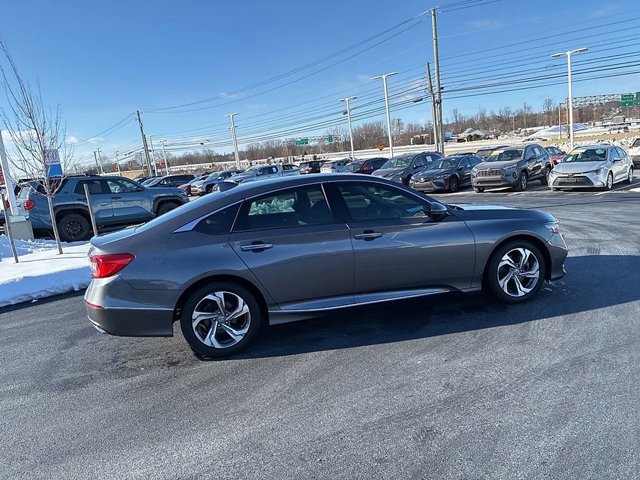 Used 2018 Honda Accord Touring image 6