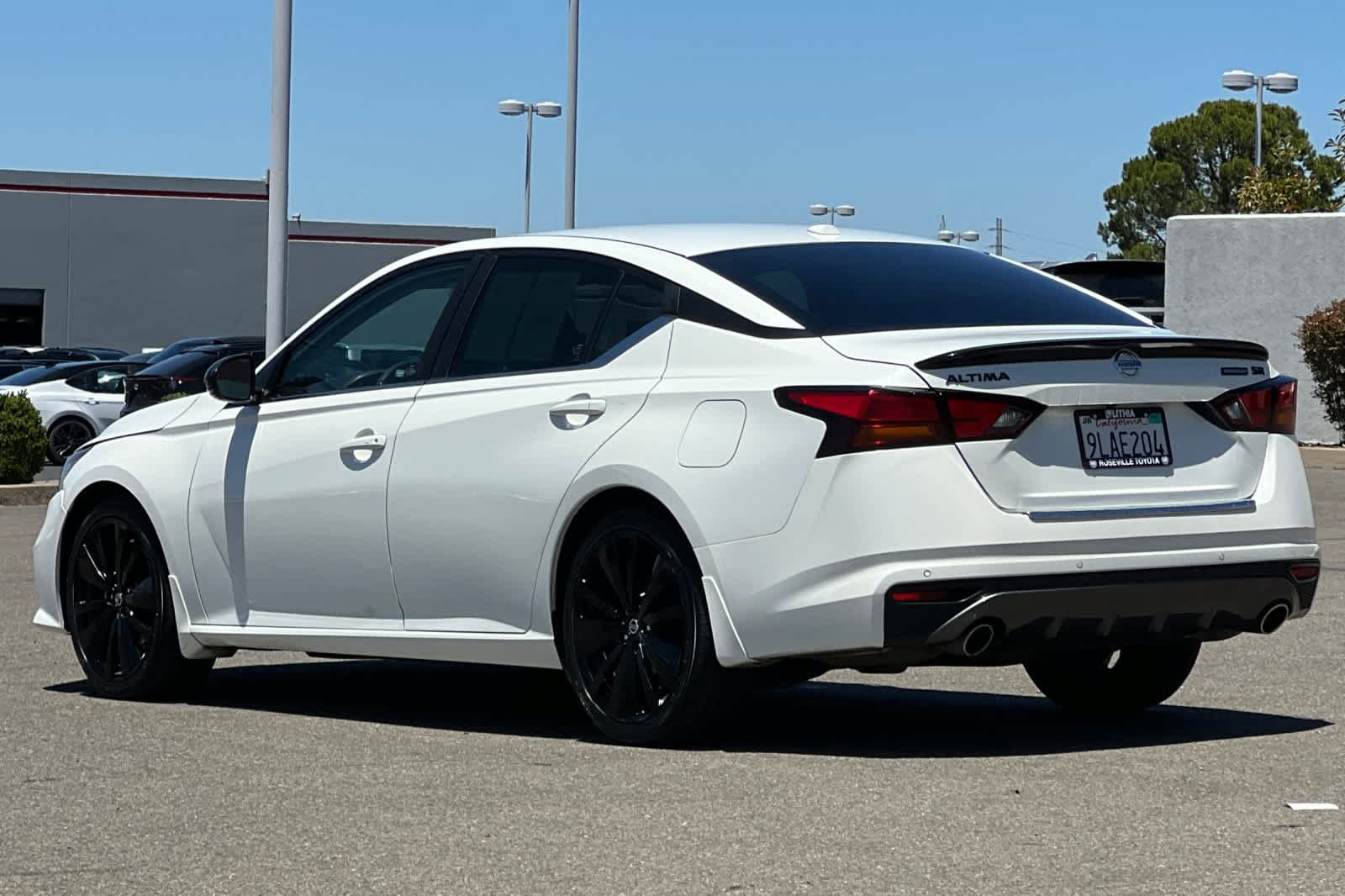 Used 2022 Nissan Altima 2.5 SR w/ Midnight Edition Package FWD image 7