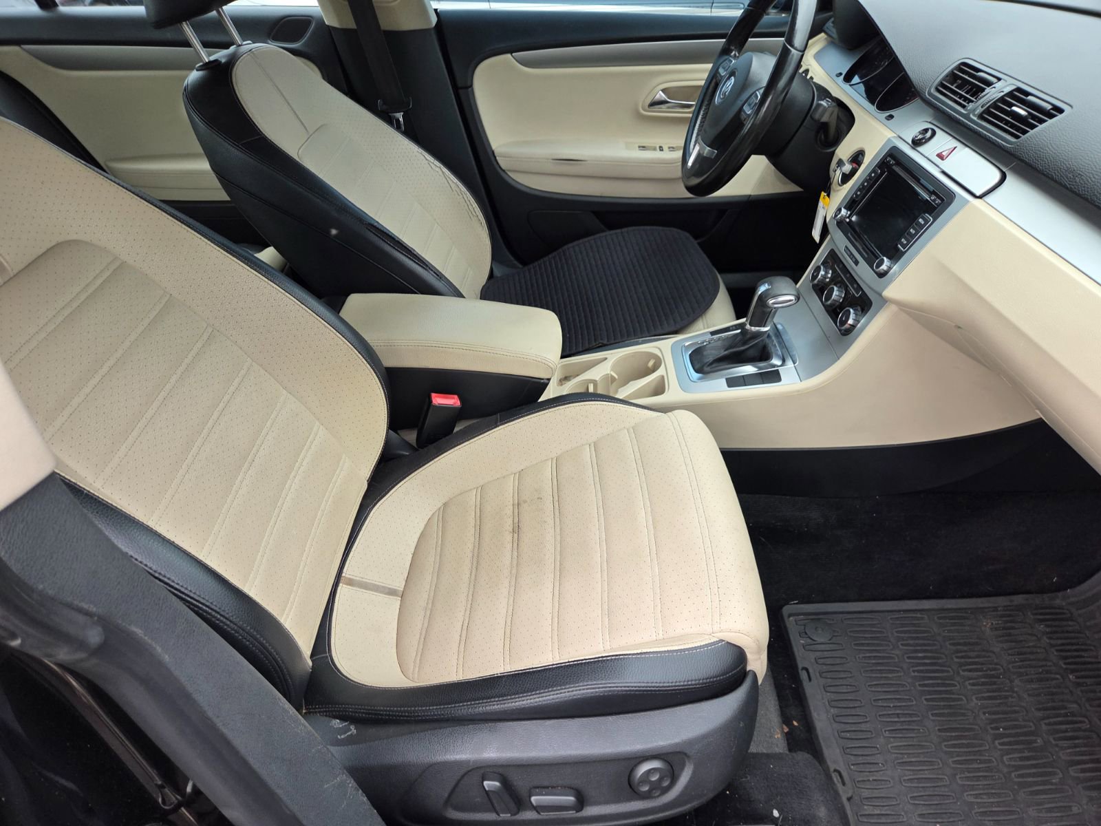 Used 2010 Volkswagen CC Sport FWD image 13