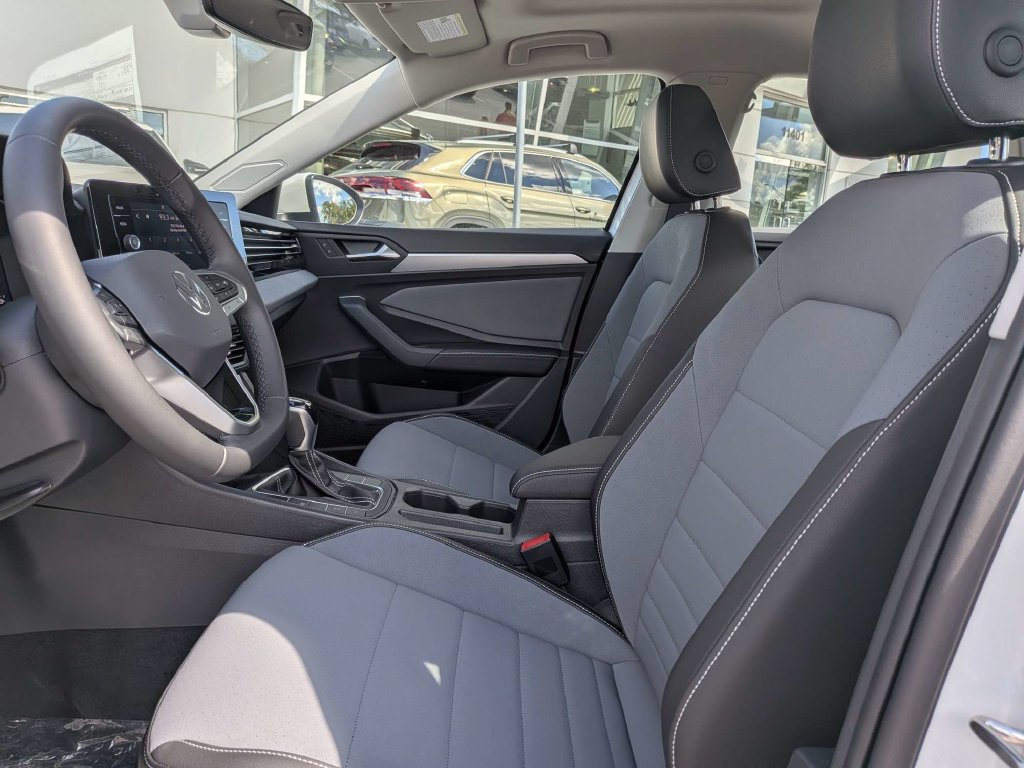 New 2027 Volkswagen Jetta SE FWD image 2