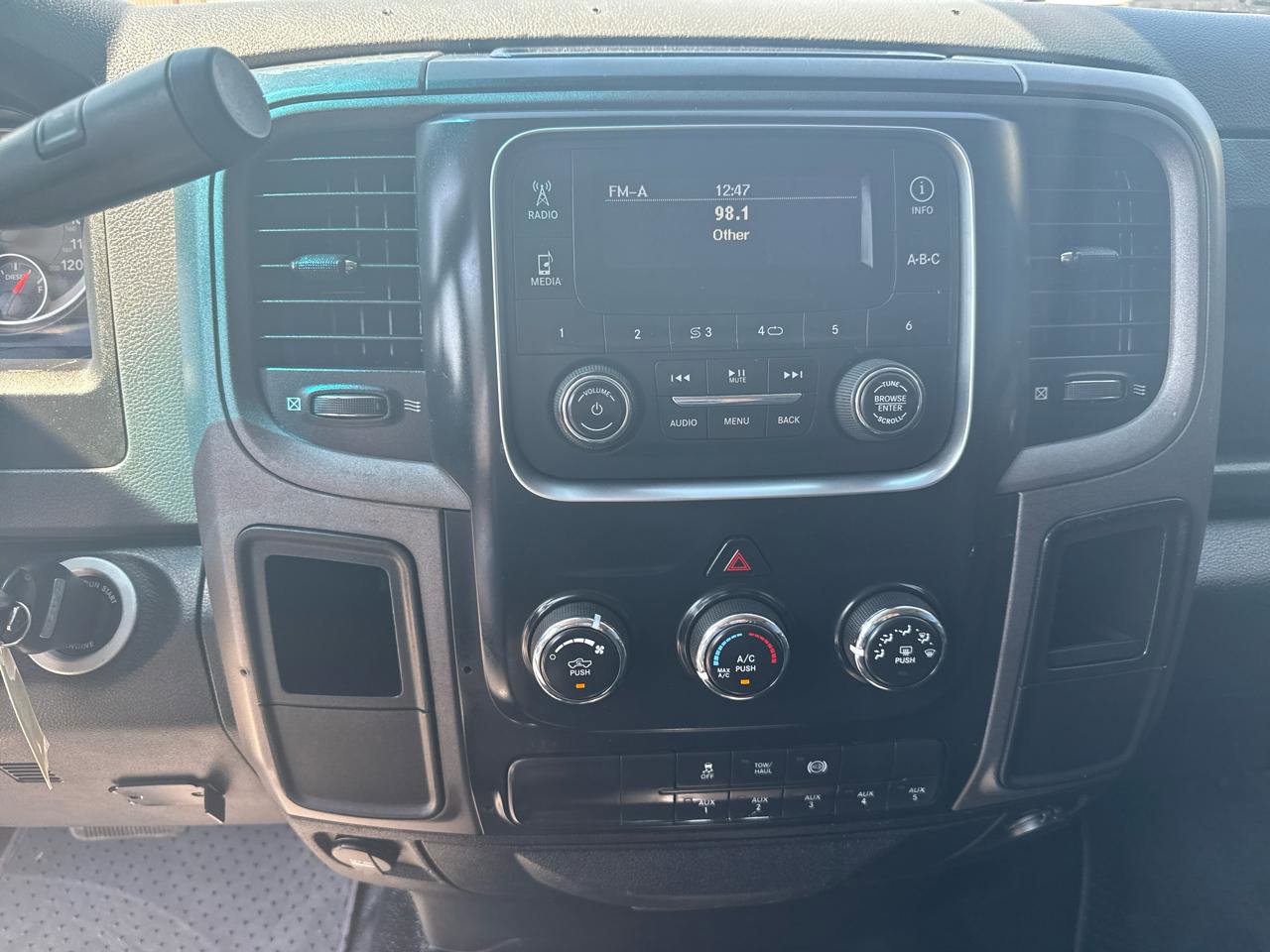 Used 2016 RAM 4500 Tradesman w/ Power & Remote Entry Group RWD image 17