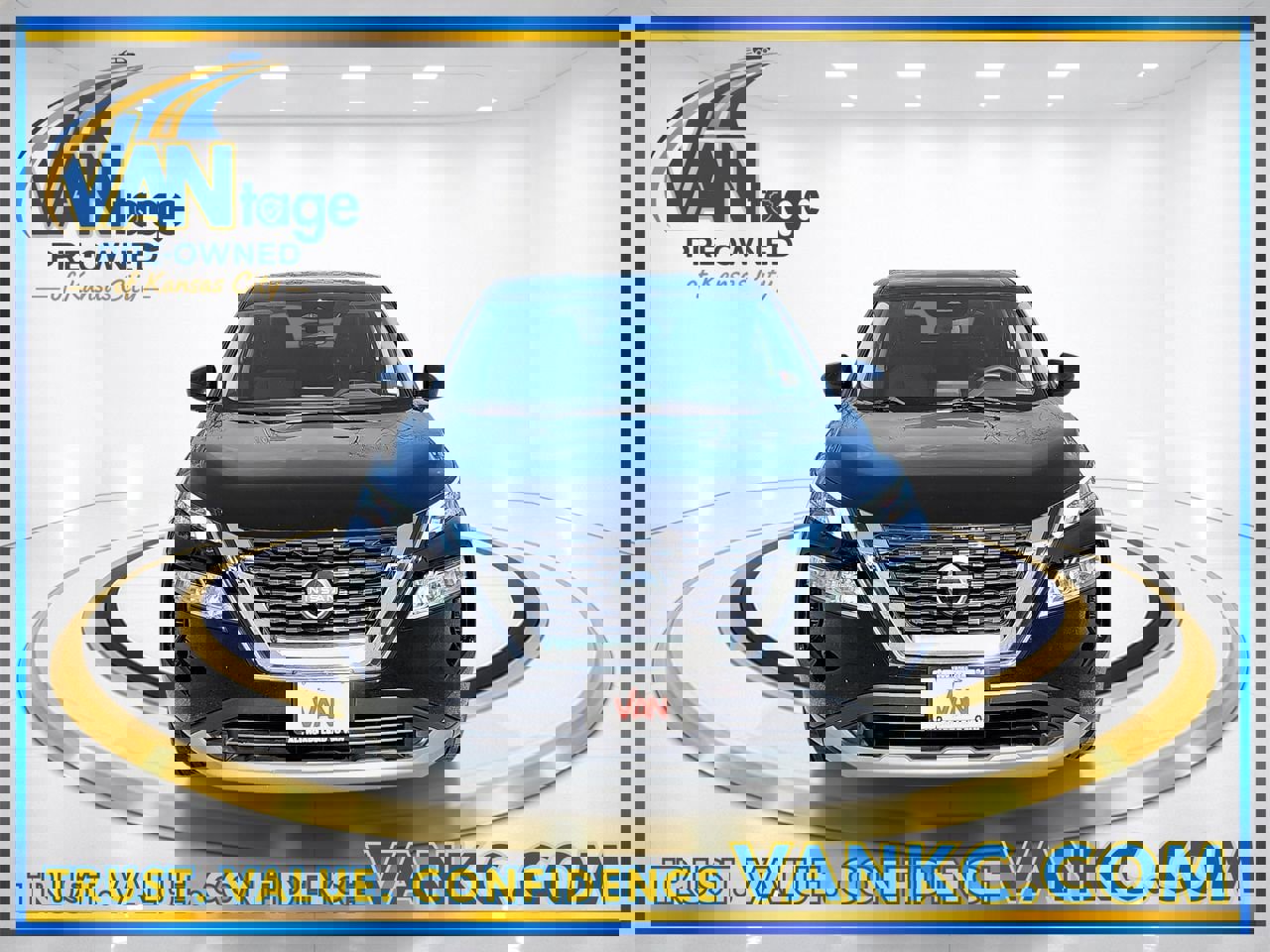 Used 2023 Nissan Rogue SV image 2