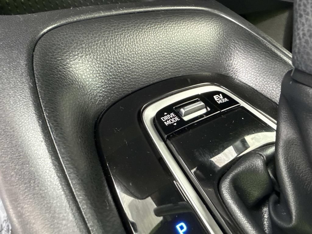 Used 2024 Toyota Corolla SE FWD image 32