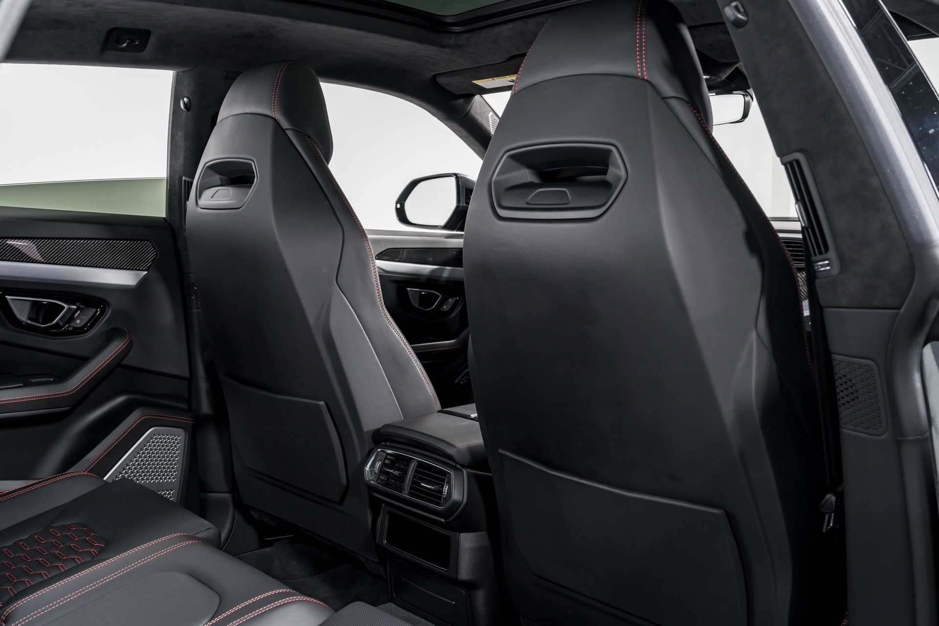 Used 2020 Lamborghini Urus image 34