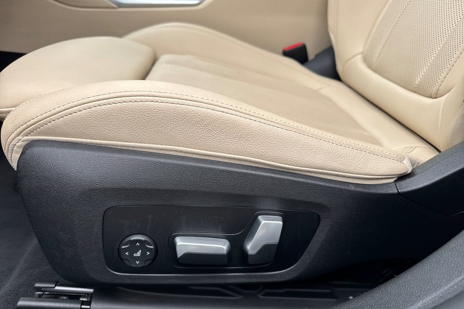 Certified 2023 BMW i4 eDrive35 w/ Premium Package RWD image 15