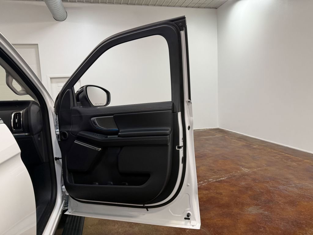 Used 2025 Ford Expedition Max Platinum image 61