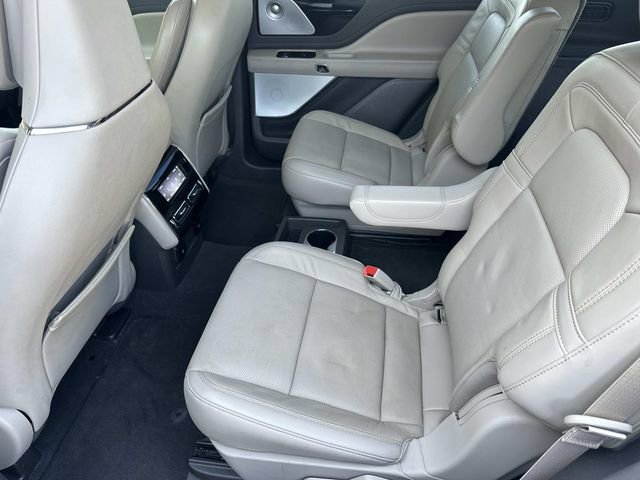 Used 2022 Lincoln Aviator Reserve w/ Equipment Group 201A image 30