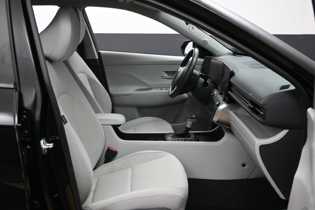 Used 2024 Hyundai Kona SEL AWD/4WD image 27