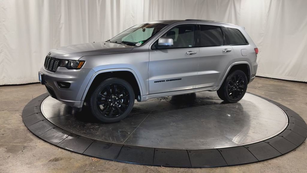 Used 2021 Jeep Grand Cherokee Laredo X image 5