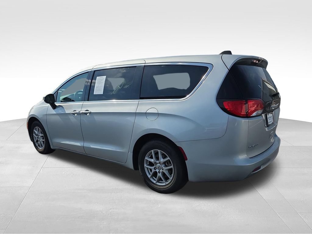 Used 2023 Chrysler Voyager LX FWD video 3