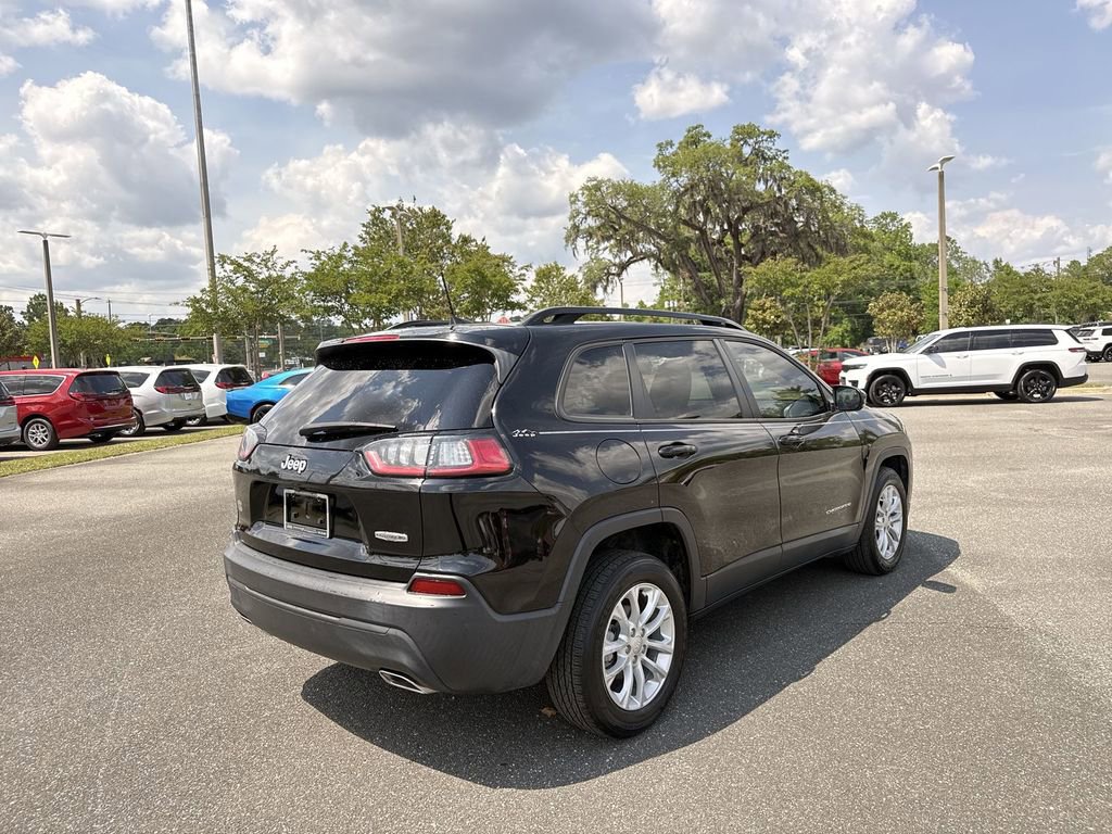 Used 2022 Jeep Cherokee Latitude Lux FWD image 3