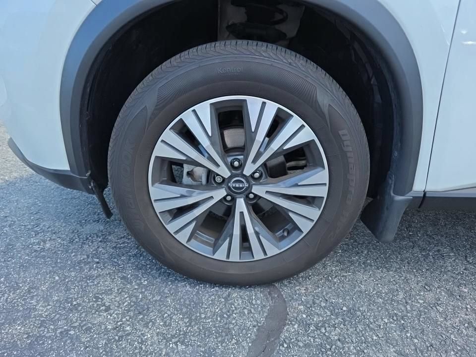 Certified 2023 Nissan Rogue SV w/ SV Premium B Package AWD/4WD image 10