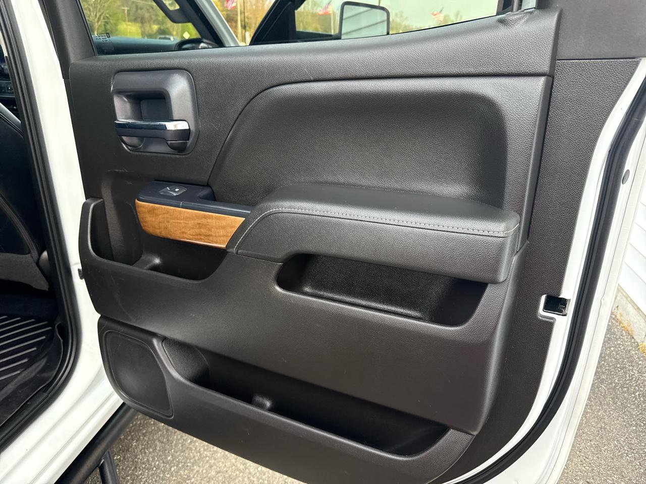 Used 2019 Chevrolet Silverado 2500 LTZ w/ Duramax Plus Package AWD/4WD image 19