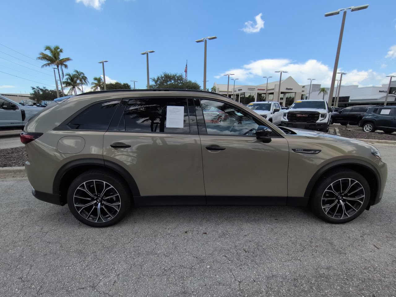 Used 2025 MAZDA CX-70 Plug-In Hybrid w/ Premium Plus AWD/4WD image 4