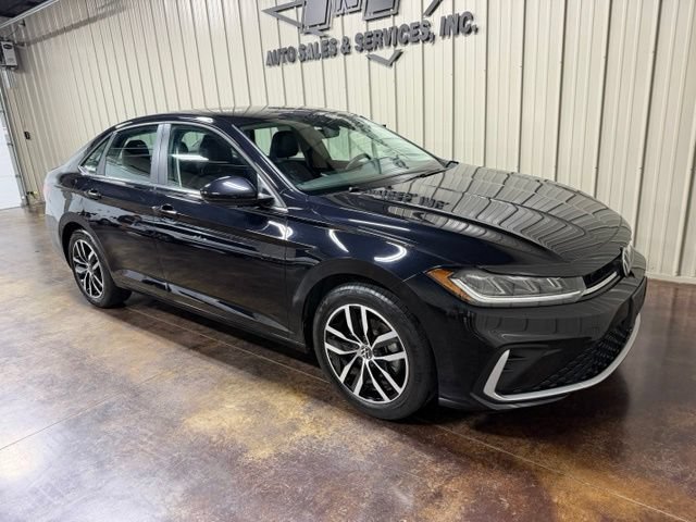 Used 2025 Volkswagen Jetta SE FWD image 6