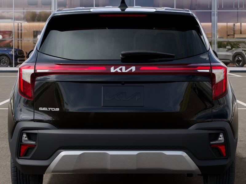 New 2026 Kia Seltos LX FWD image 13