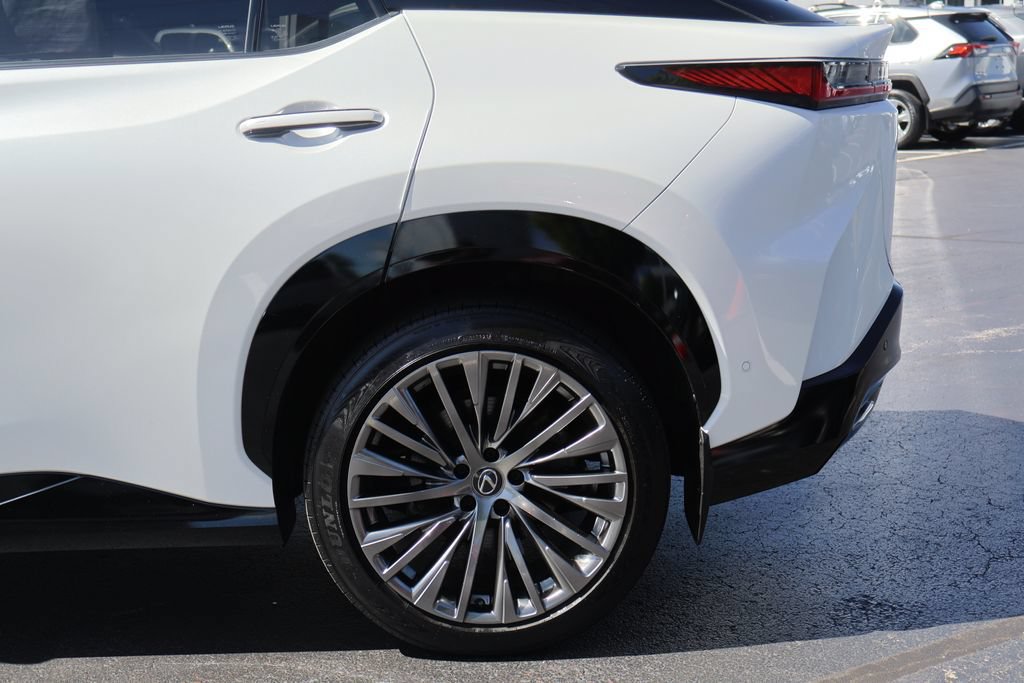 Used 2023 Lexus RZ 450e Premium AWD/4WD image 4