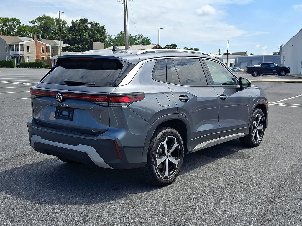 Used 2026 Volkswagen Tiguan SE AWD/4WD image 6