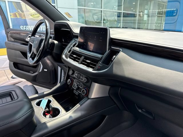 Used 2022 Chevrolet Tahoe Z71 w/ Luxury Package AWD/4WD image 28