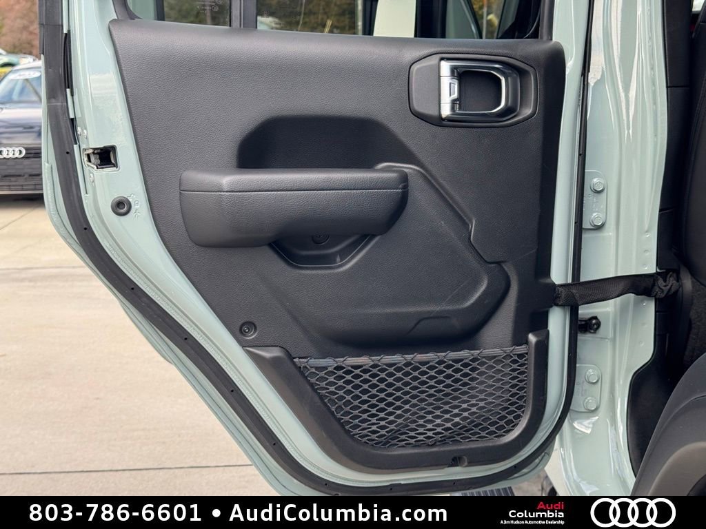 Used 2023 Jeep Wrangler Unlimited Rubicon w/ Cold Weather Group image 21