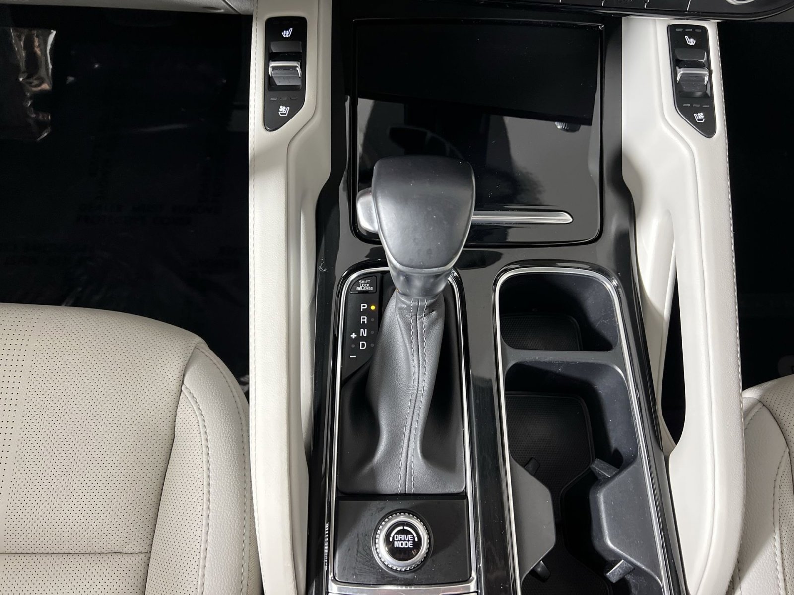 Used 2023 Kia Telluride EX w/ EX Captain's Chair Package FWD image 22