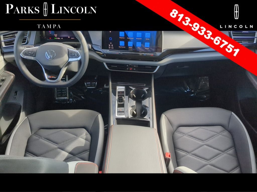 Used 2025 Volkswagen Atlas Peak Edition SE AWD/4WD image 13