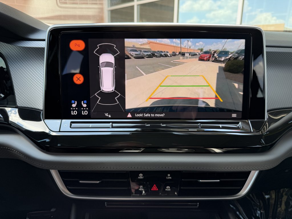 Used 2025 Volkswagen Atlas Peak Edition SE AWD/4WD image 19