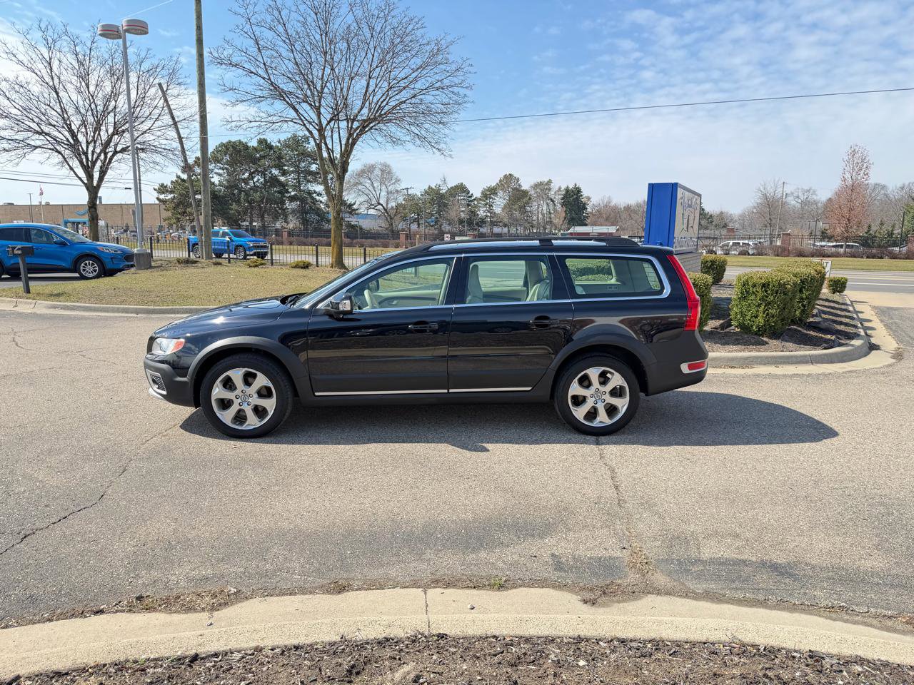 Used 2010 Volvo XC70 T6 image 8