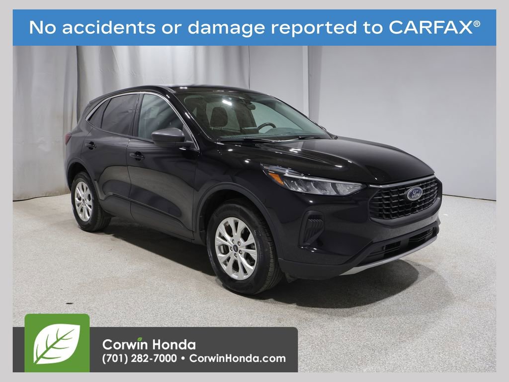 Used 2023 Ford Escape Active AWD/4WD image 1