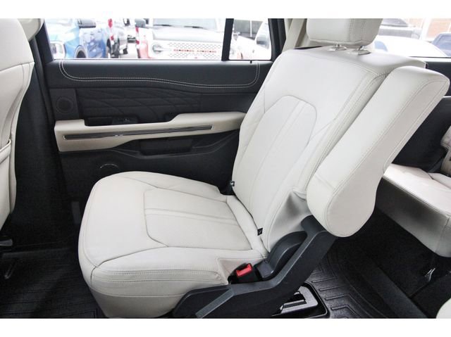 Used 2023 Ford Expedition Platinum image 11