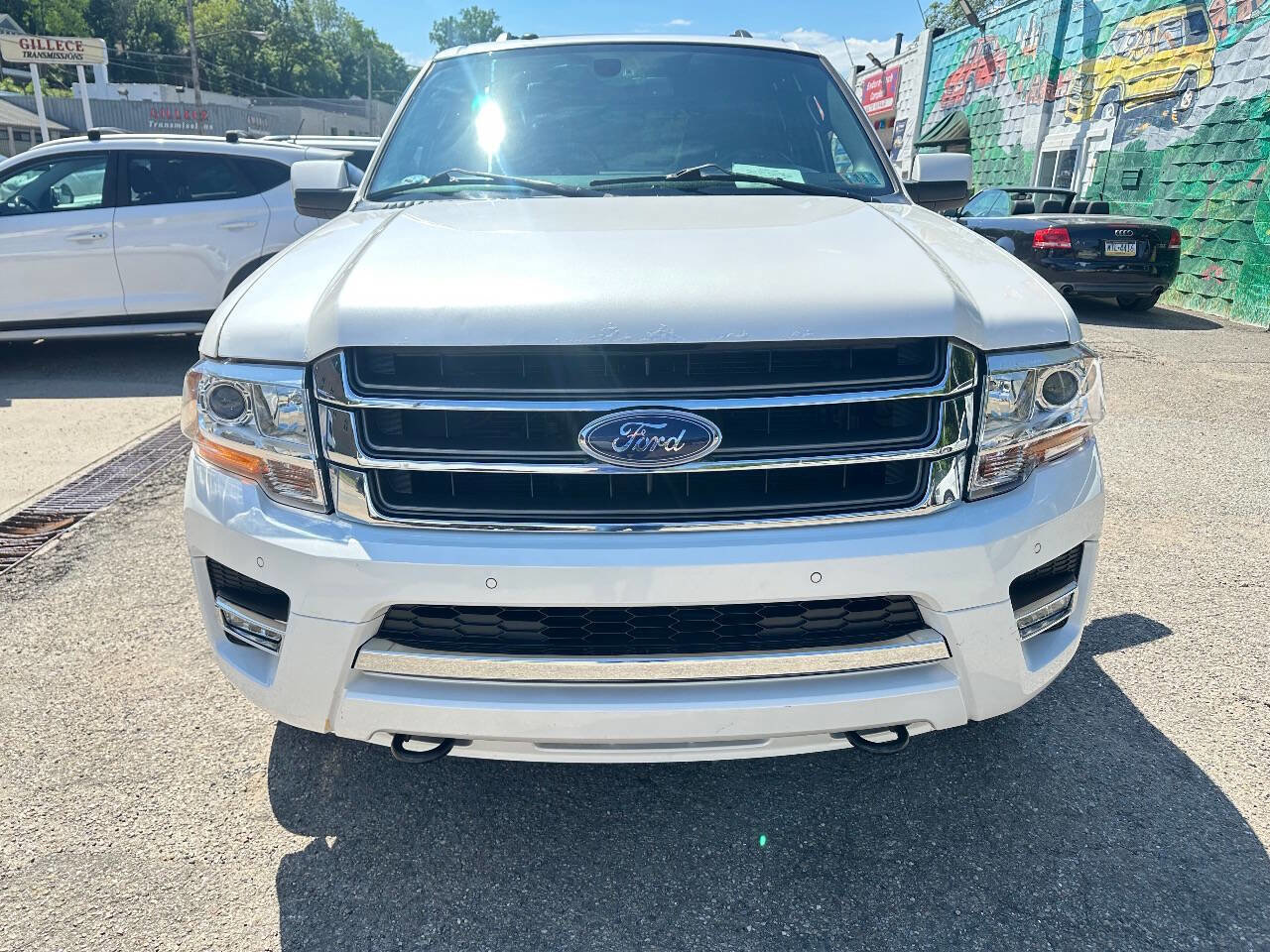Used 2015 Ford Expedition Limited AWD/4WD image 2