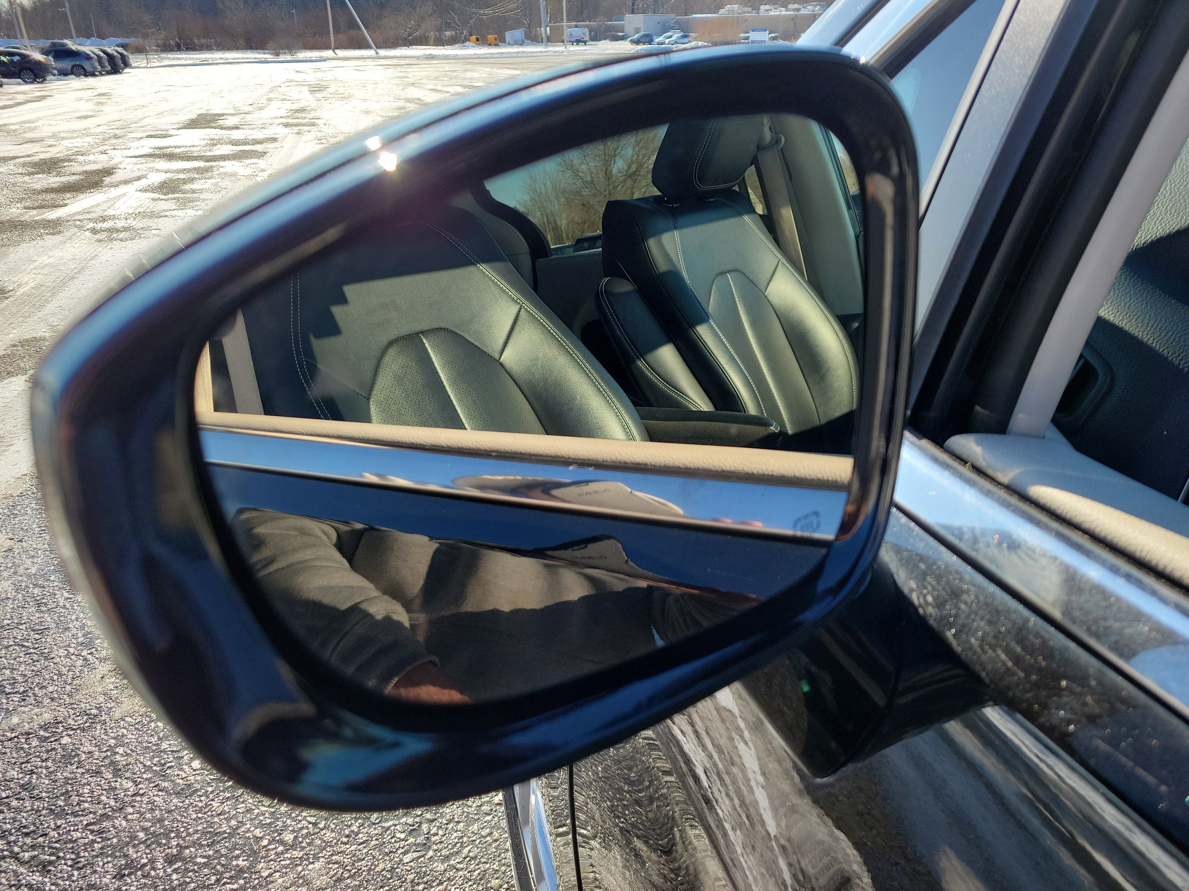 Used 2024 Chrysler Pacifica Touring-L image 10