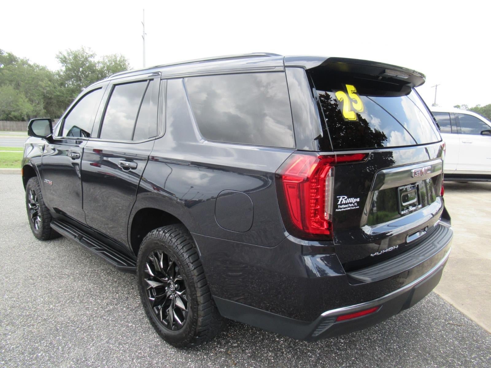 Used 2024 GMC Yukon AT4 w/ Technology Package AWD/4WD image 5