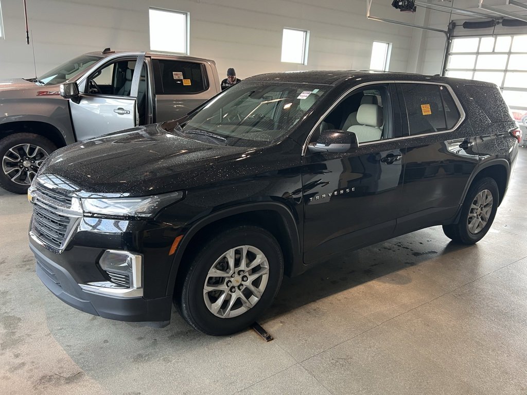 Used 2023 Chevrolet Traverse LS