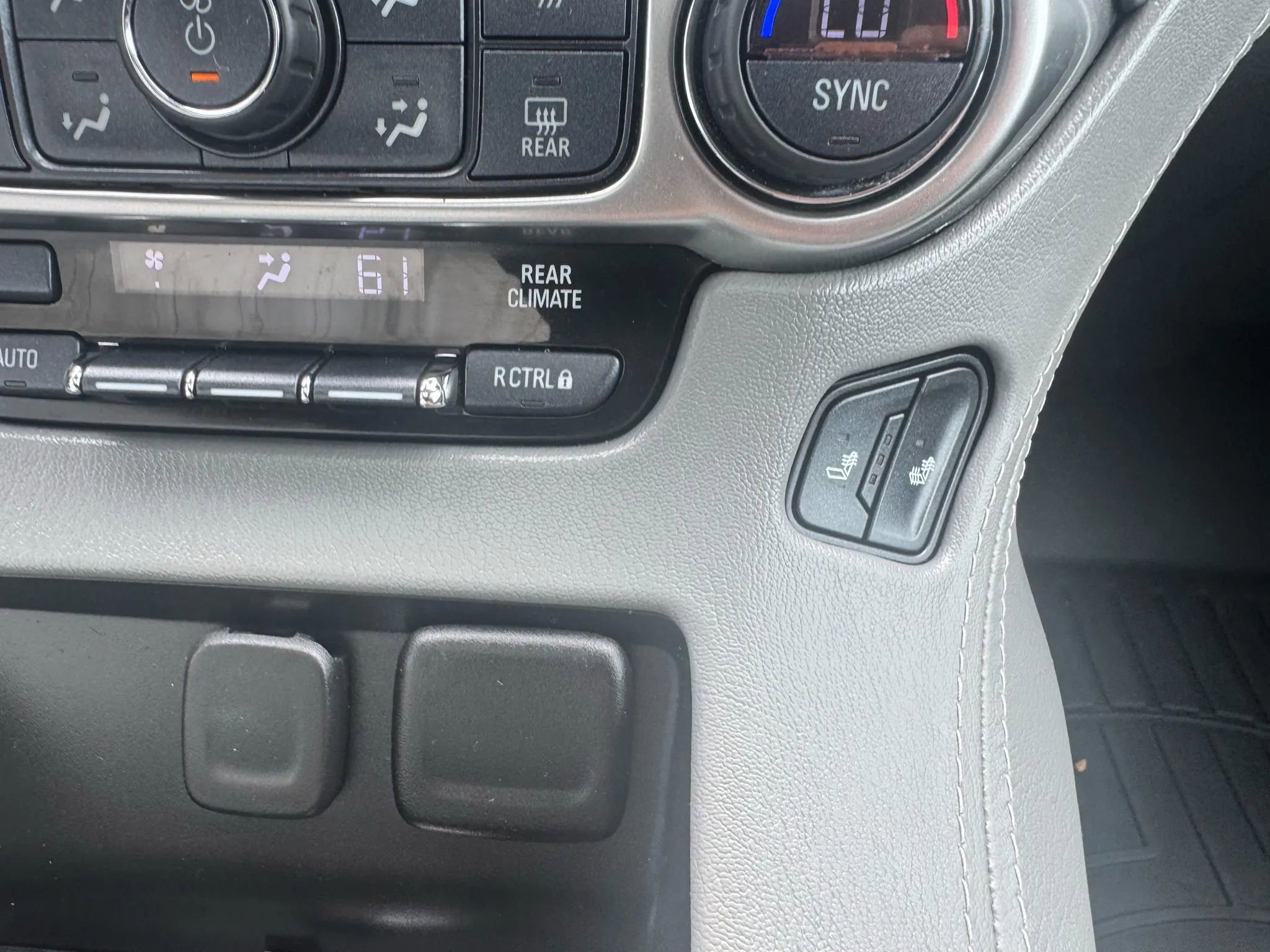 Used 2019 Chevrolet Tahoe LT w/ Luxury Package AWD/4WD image 45