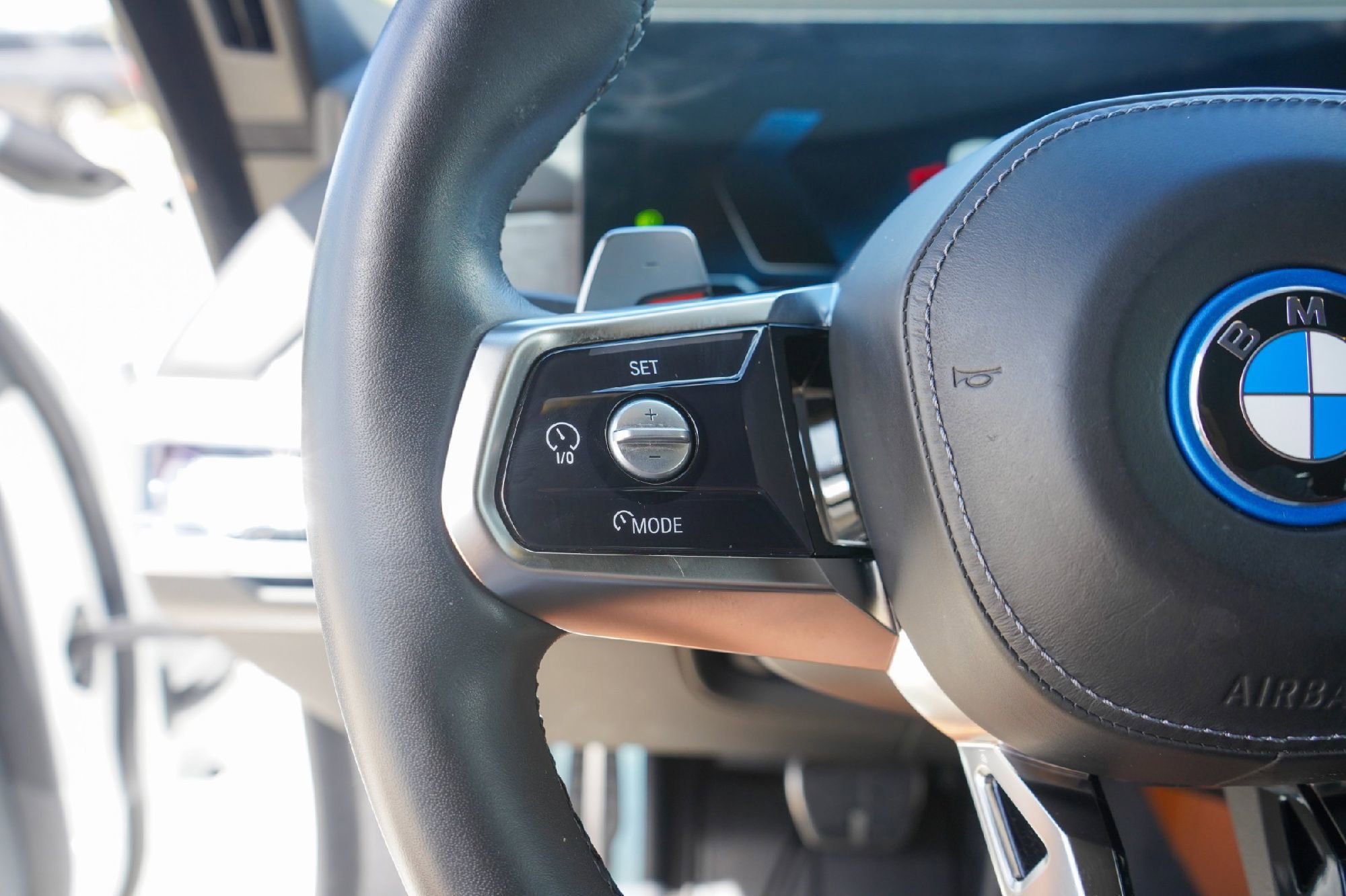 Used 2024 BMW 750e xDrive w/ Executive Package image 13