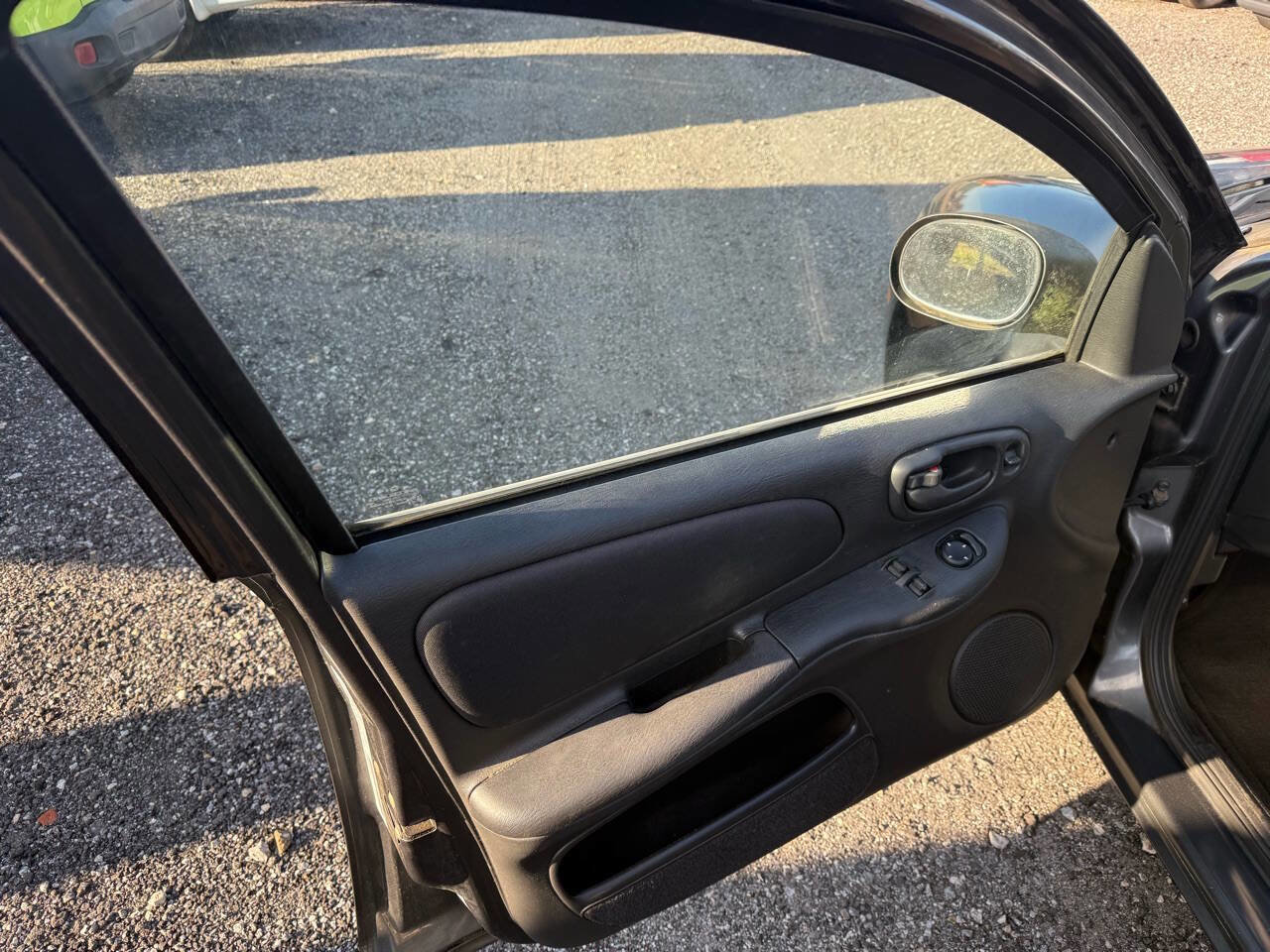 Used 2004 Dodge Neon SXT image 14
