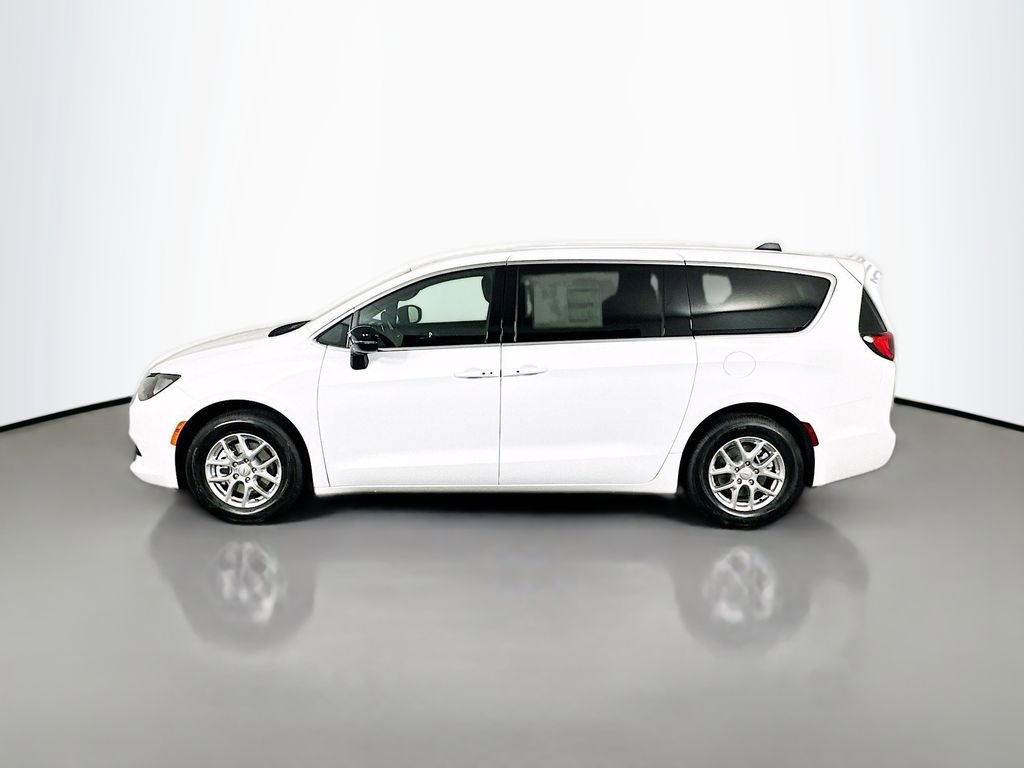 New 2026 Chrysler Voyager LX FWD image 4