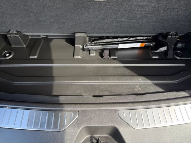 Used 2022 Chevrolet Tahoe Z71 w/ Luxury Package image 37