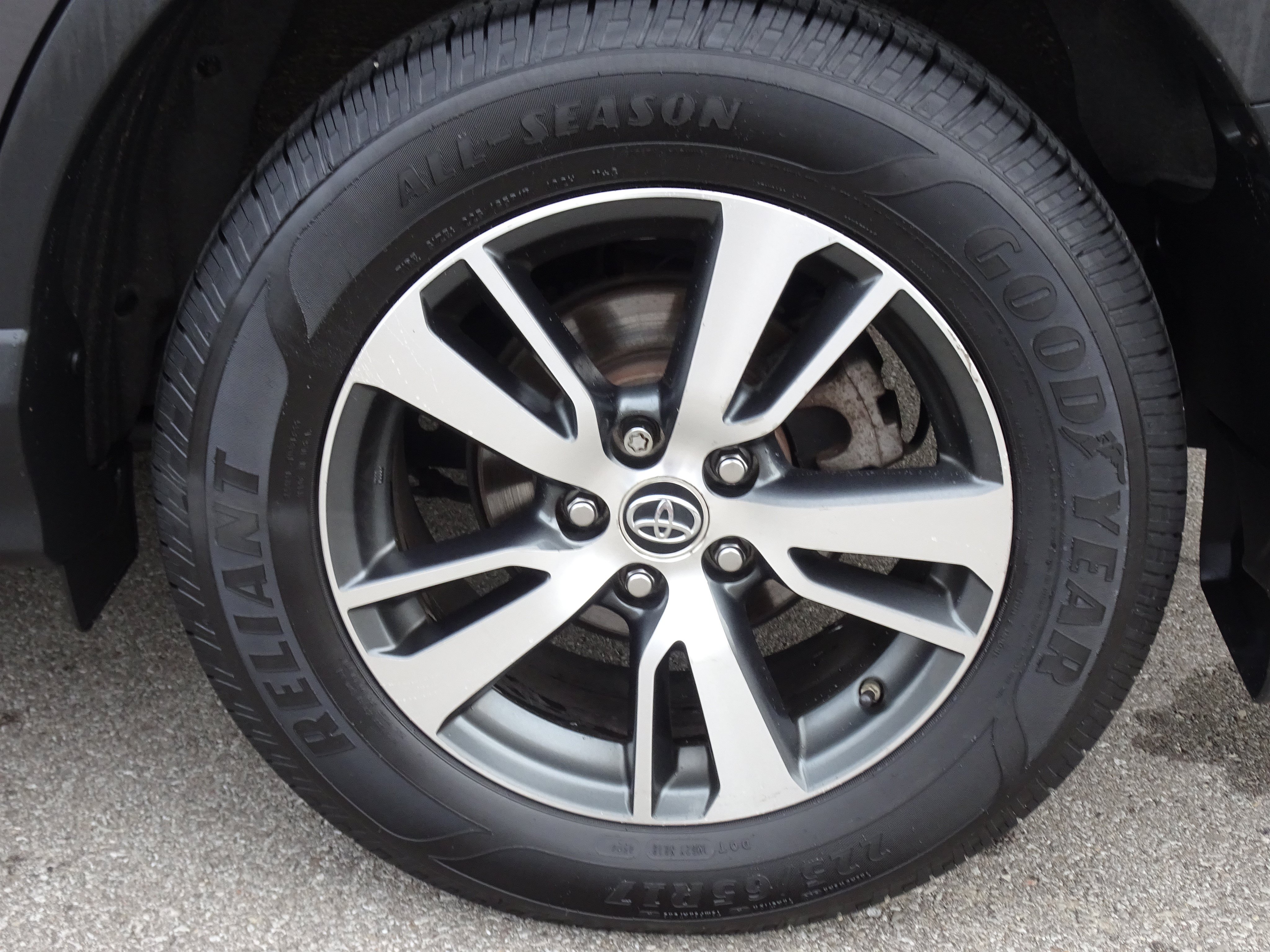 Used 2017 Toyota RAV4 XLE FWD image 26