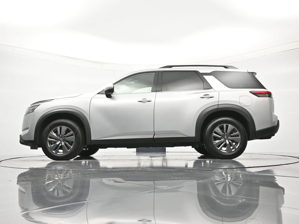 Certified 2024 Nissan Pathfinder SV image 45