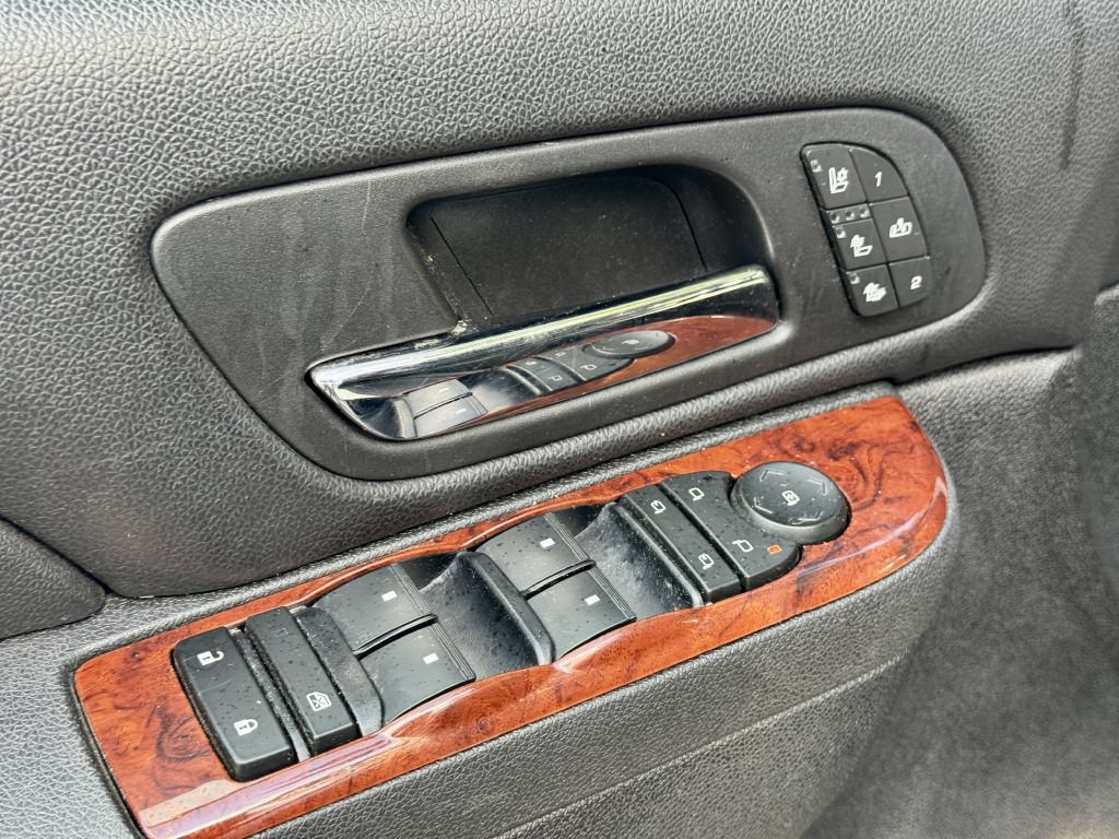 Used 2012 GMC Yukon XL SLT w/ SLT-2 Equipment Package RWD image 12