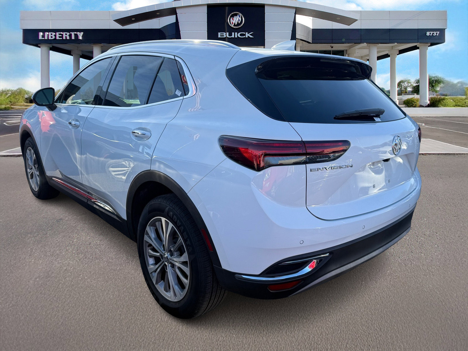 Used 2022 Buick Envision Preferred image 3