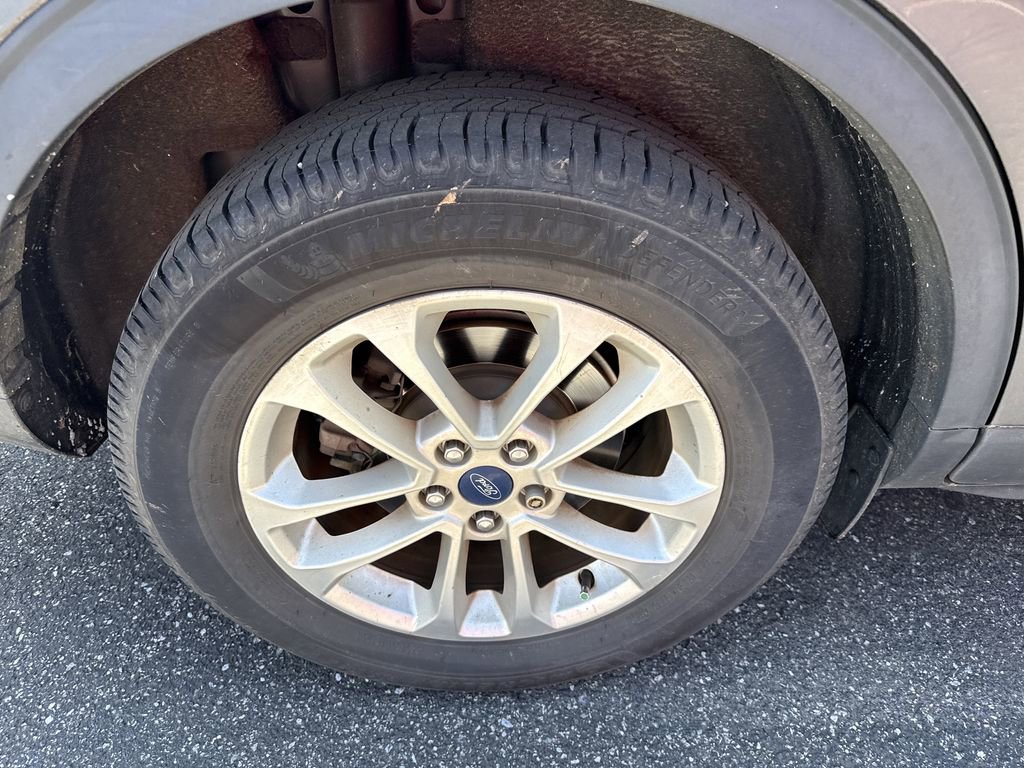 Used 2021 Ford Escape SE image 15