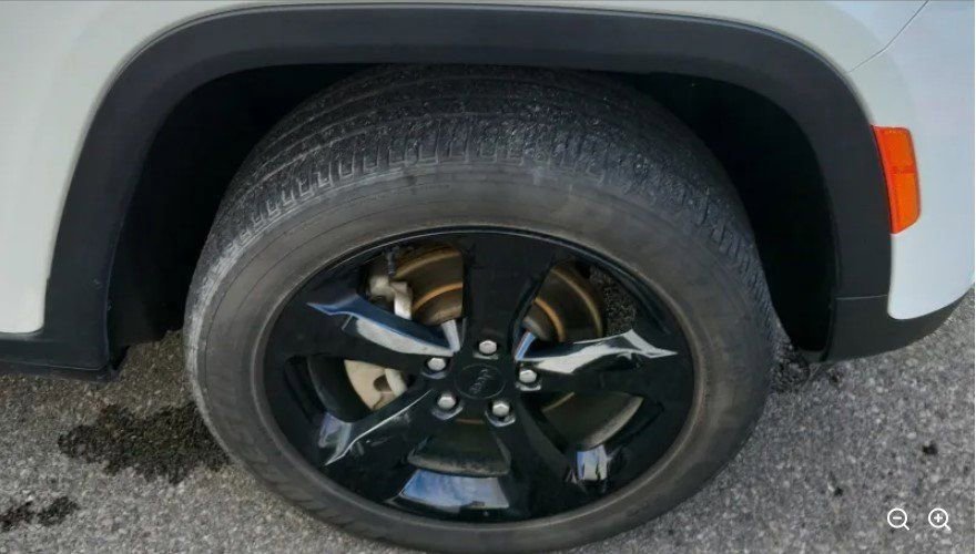 Used 2023 Jeep Grand Cherokee Altitude image 7