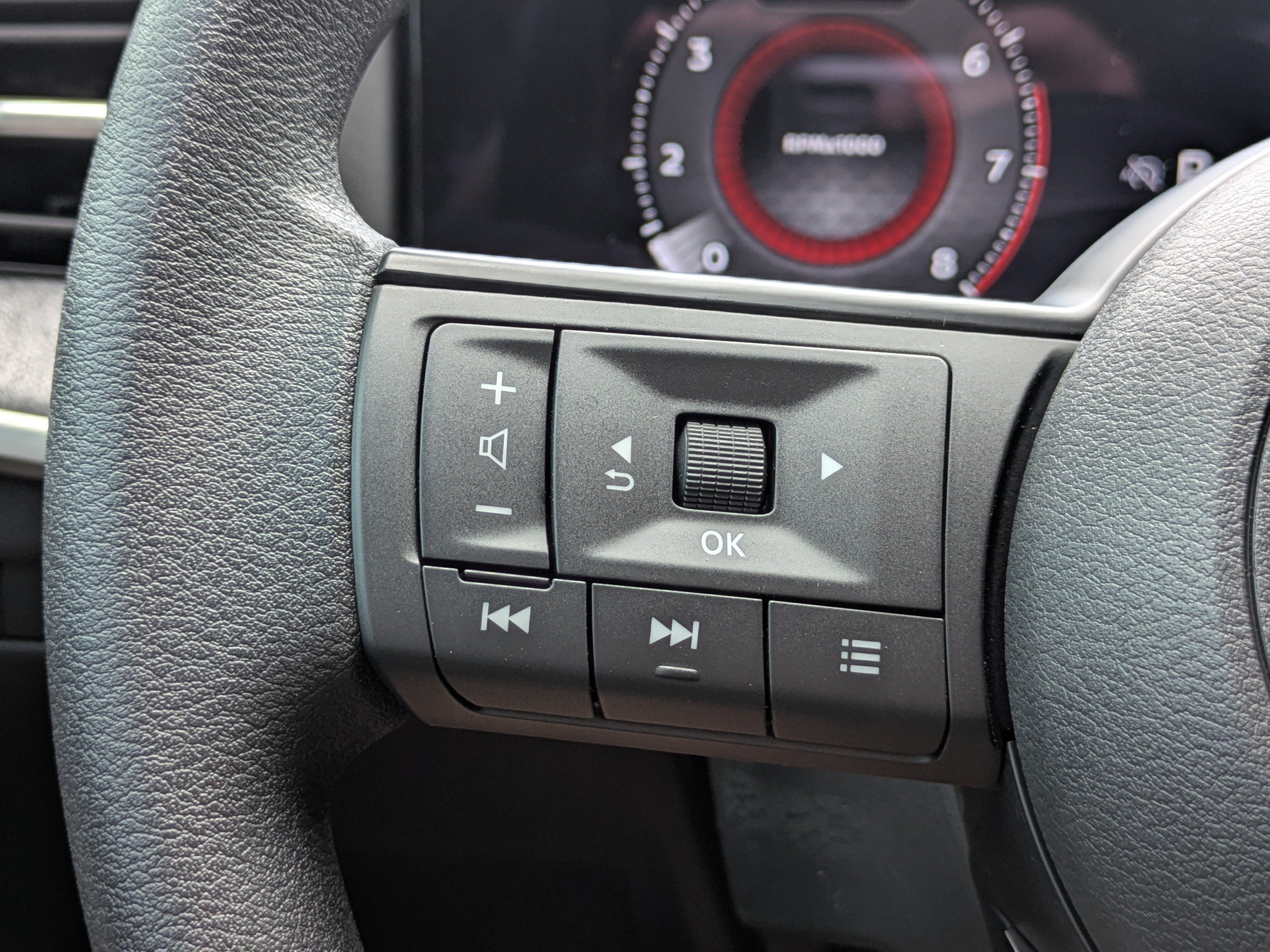 New 2026 Nissan Kicks SV w/ Charging Package FWD image 26