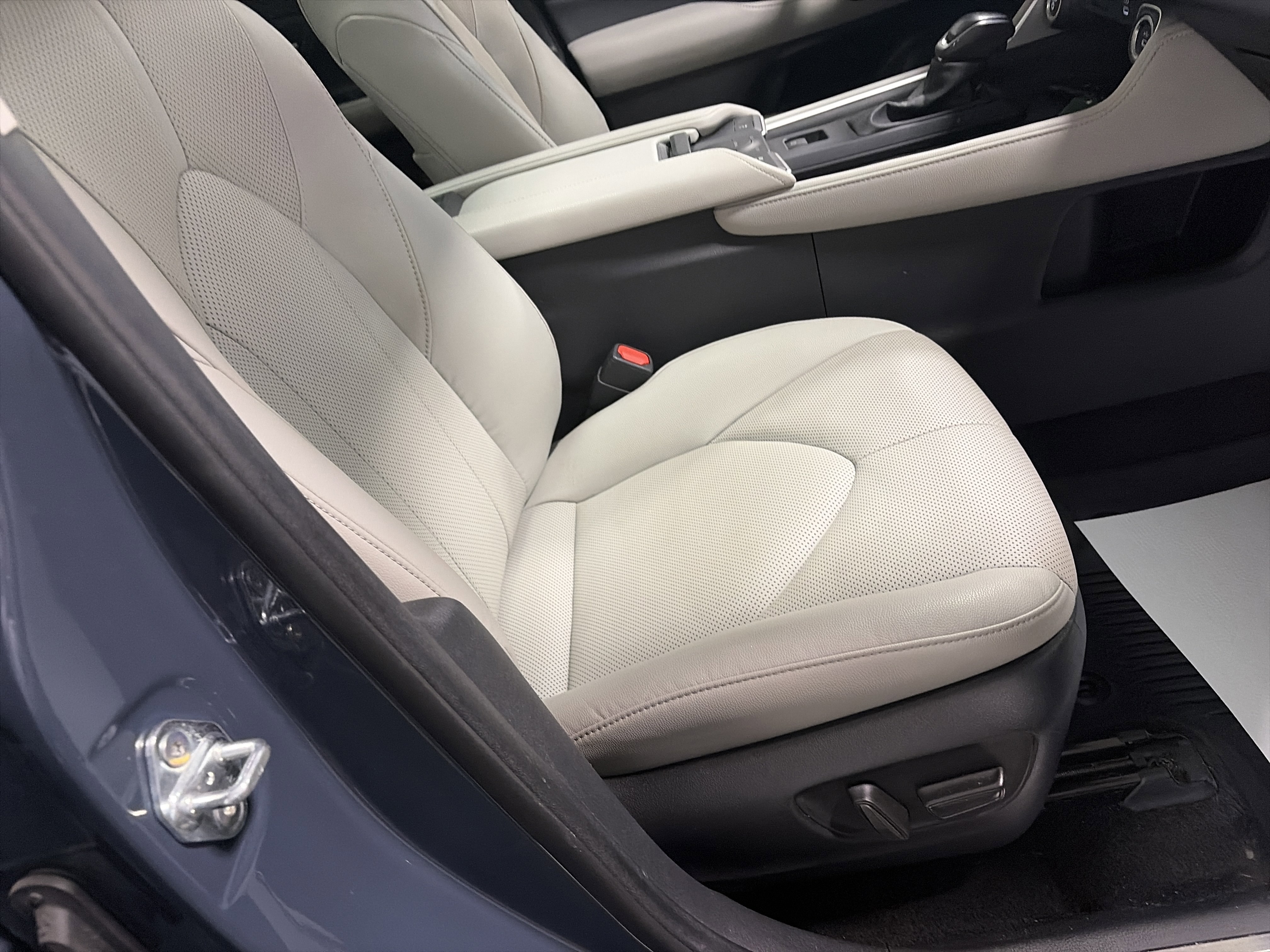 Used 2024 Toyota Grand Highlander Limited image 36