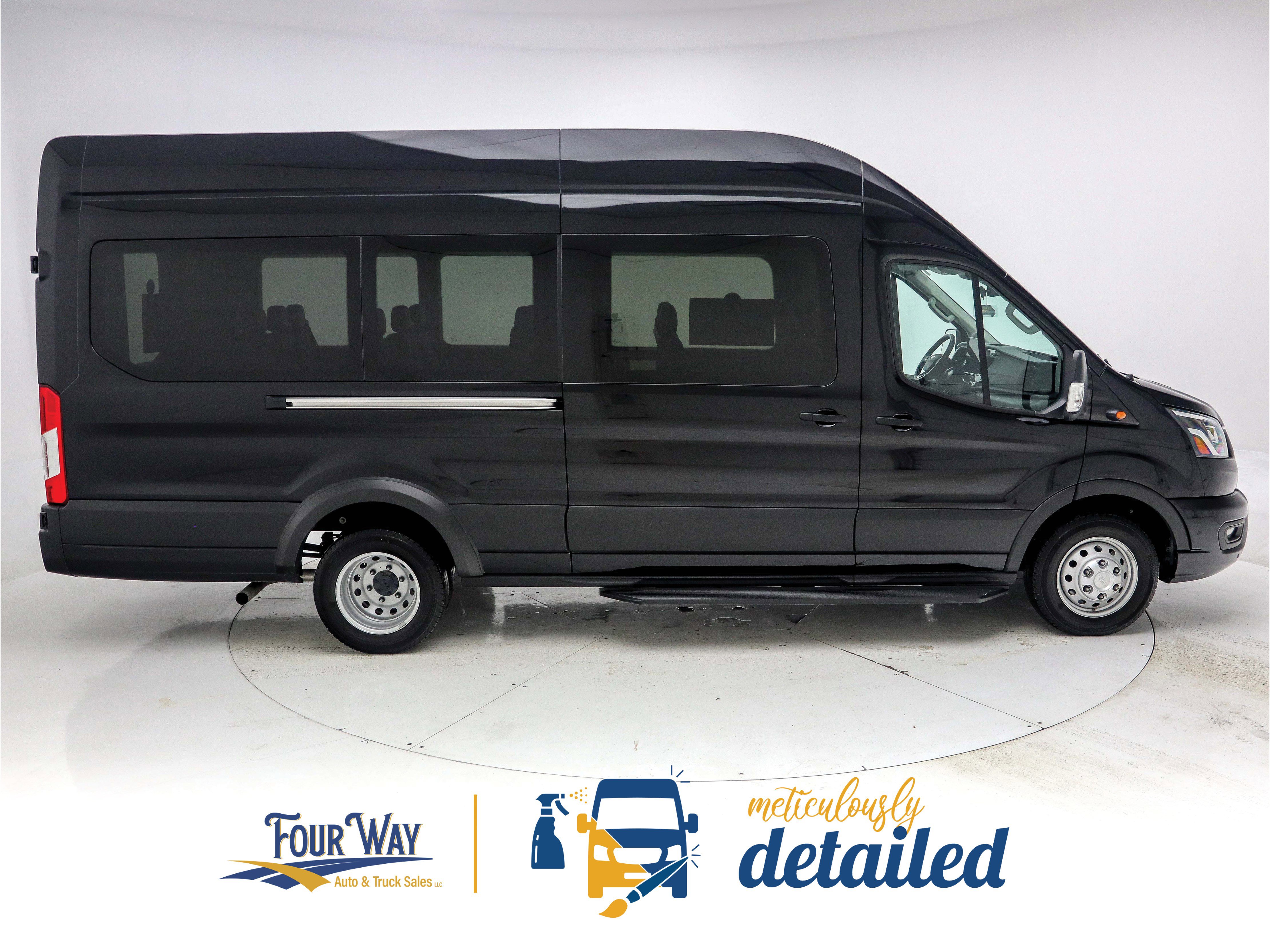 Used 2023 Ford Transit 350 XLT image 2