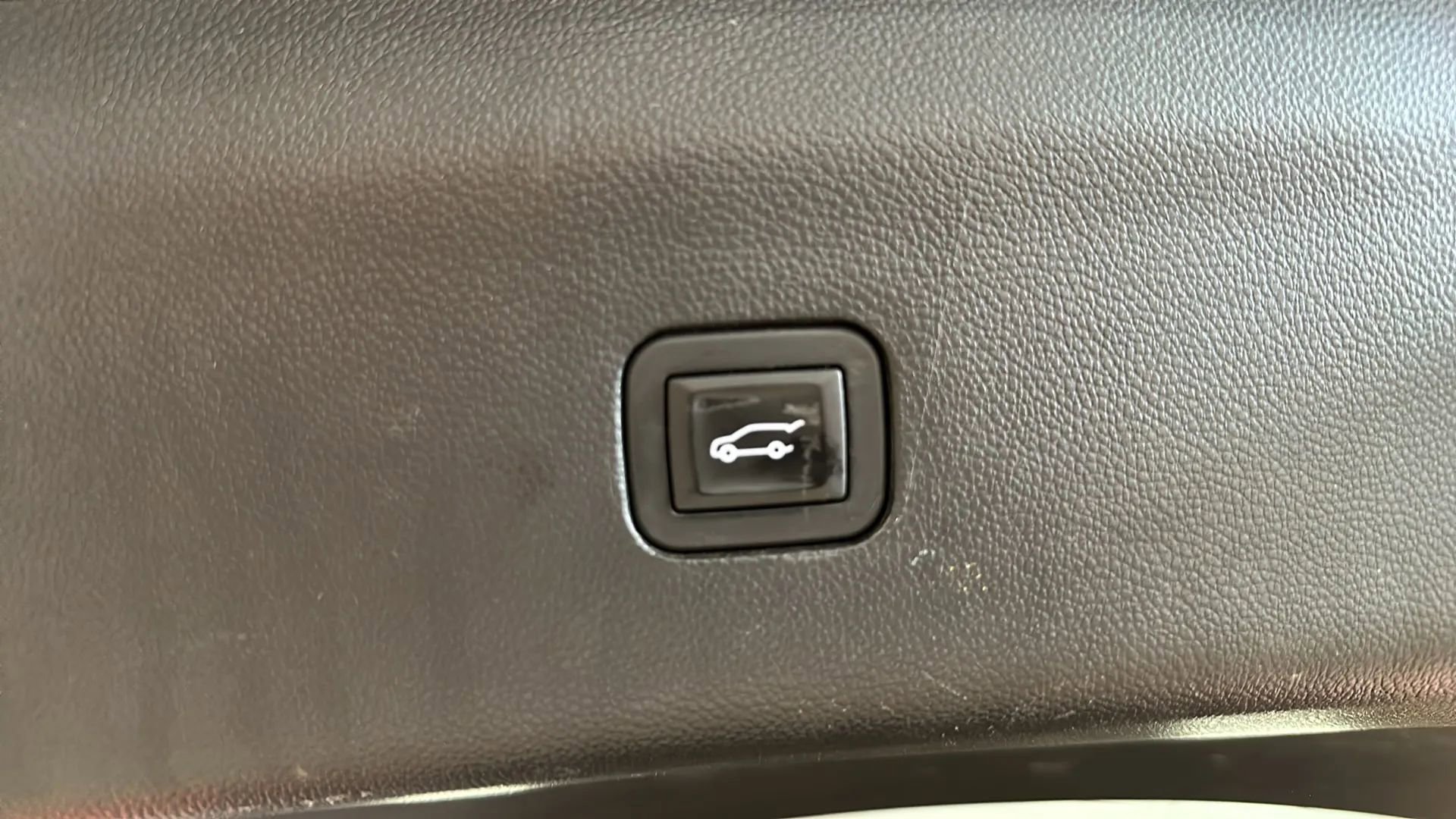 Used 2018 Buick Enclave Premium w/ Experience Buick Package AWD/4WD image 17