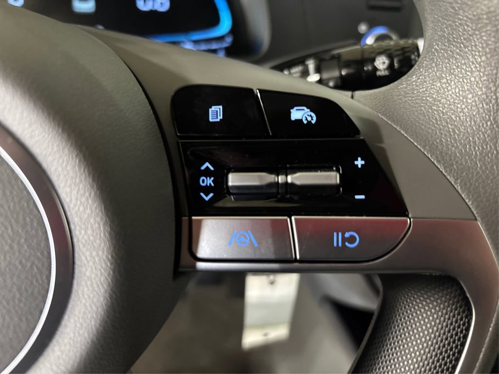 Certified 2025 Hyundai Elantra SE image 27